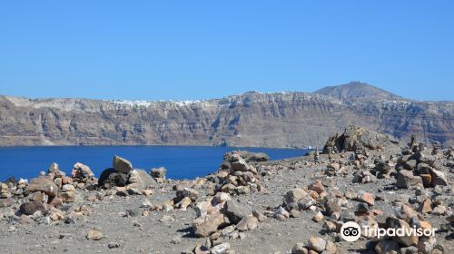 卡美尼火山