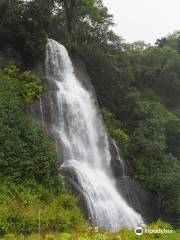 Seseki Waterfall
