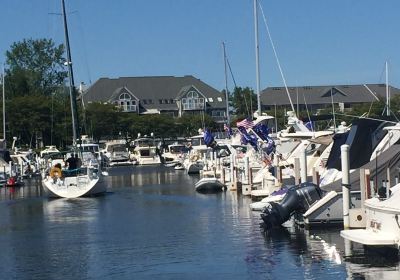 Oselka's Snug Harbor Marina