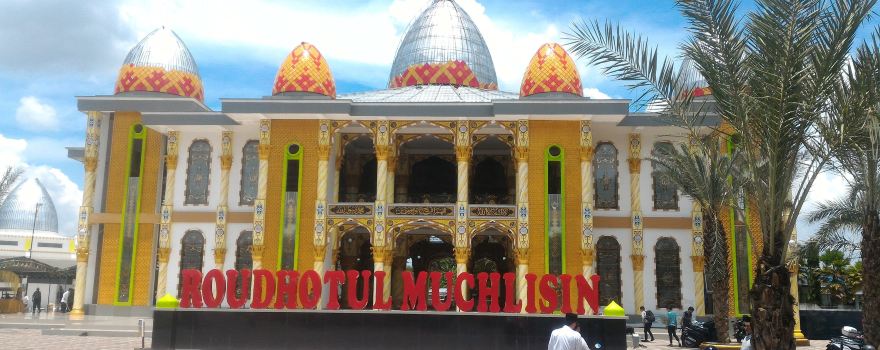 Roudhotul Muchlisin Mosque