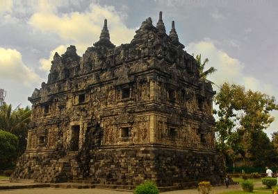 Candi Sari