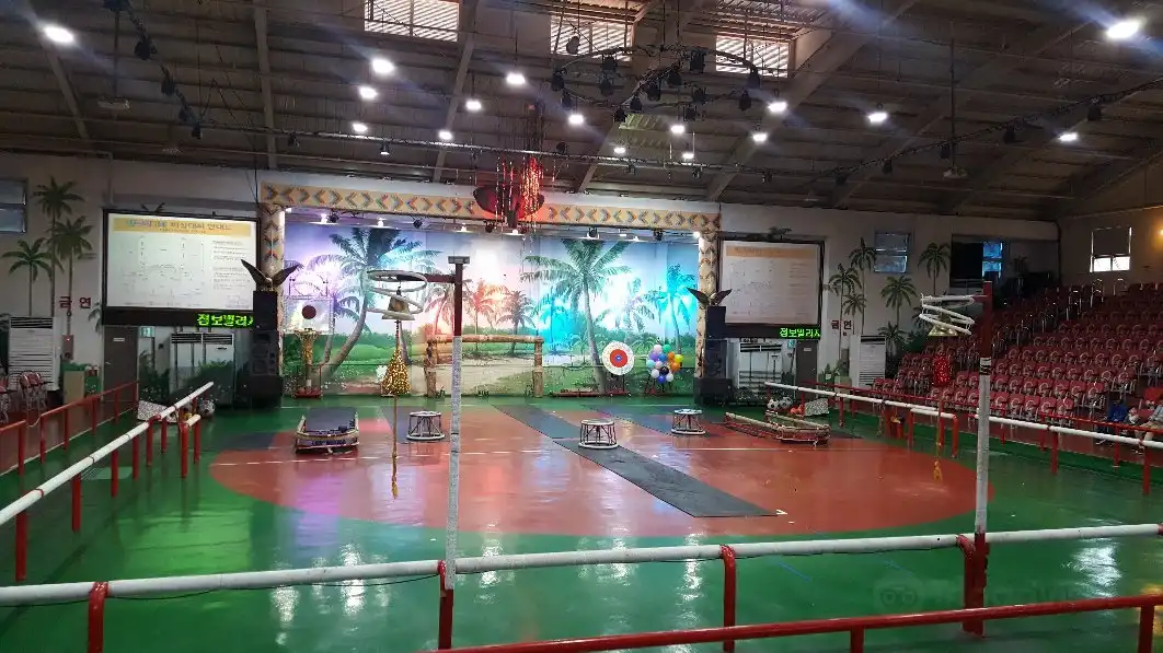 Hotels near Jumbo Village