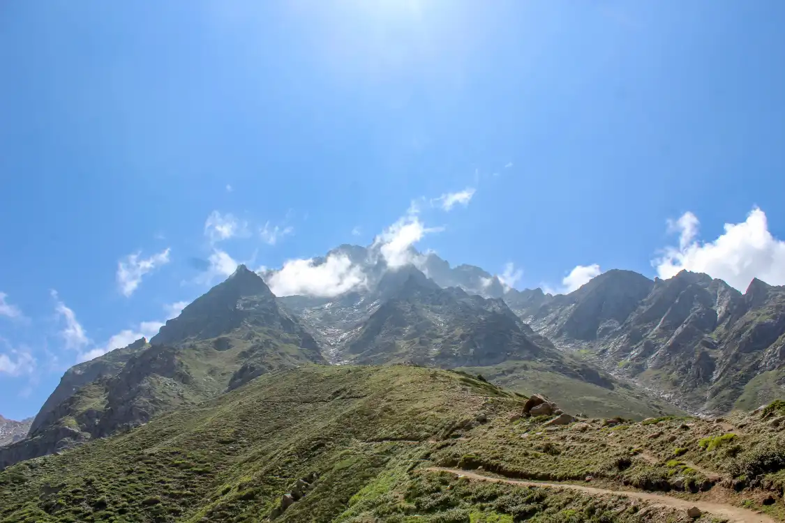 Hotels near Kinner Kailash