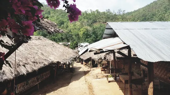 カレン首長族市場