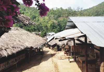 カレン首長族市場