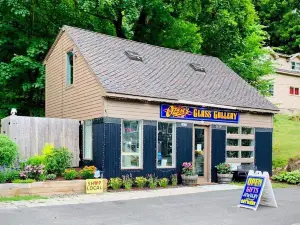 Ozzie's Glass Gallery