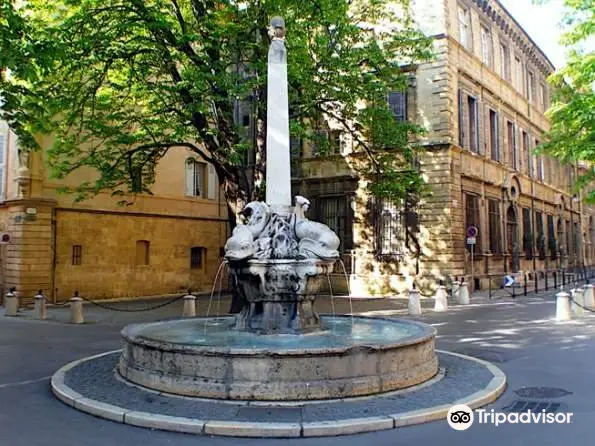 Fontaine des Quatre-Dauphins