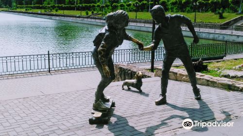 Sculpture of Skateboarders