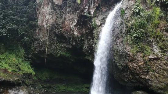 Cascada las Brisas