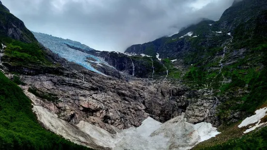 Boeyabreen Glacier