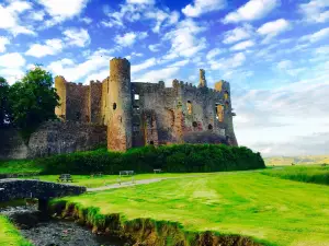 Laugharne Castle/ Castell Talacharn