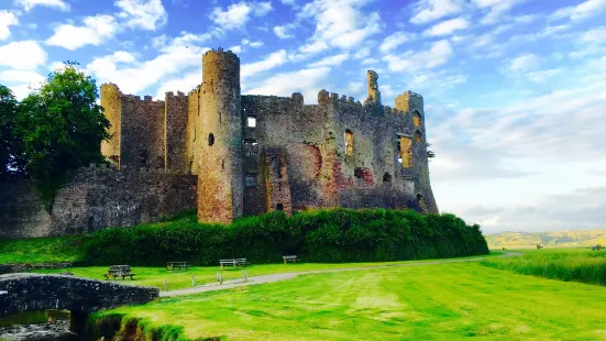 Laugharne Castle/ Castell Talacharn