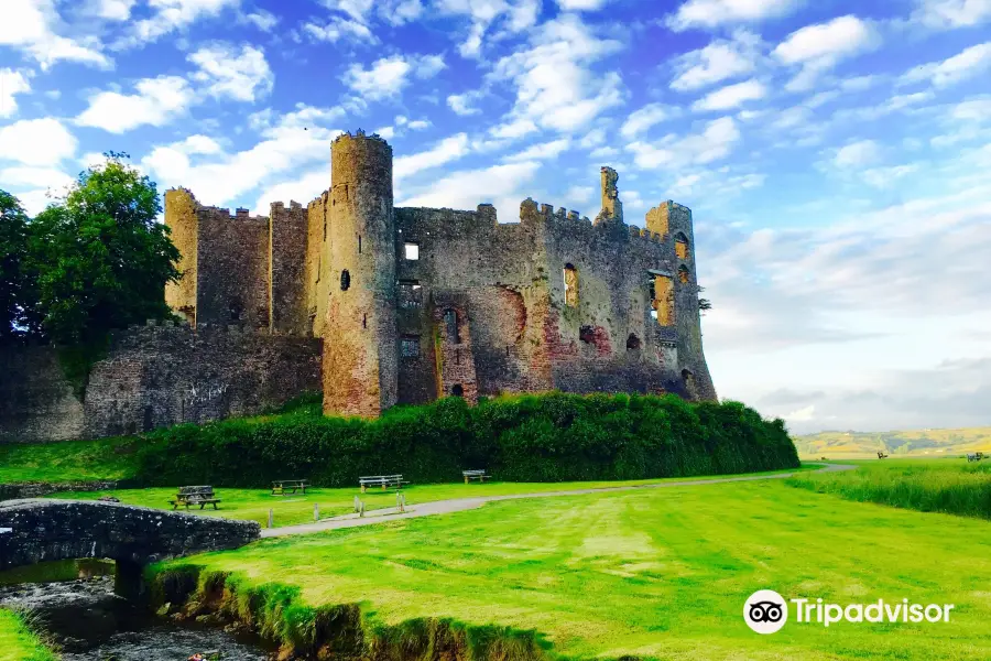 Laugharne Castle/ Castell Talacharn