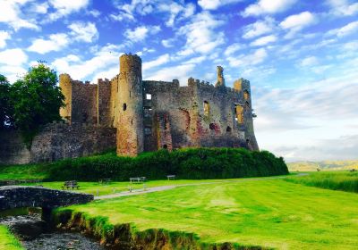 Laugharne Castle/ Castell Talacharn