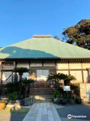 Gyokusenji Temple