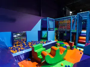 Airbox Bounce Trampoline Park