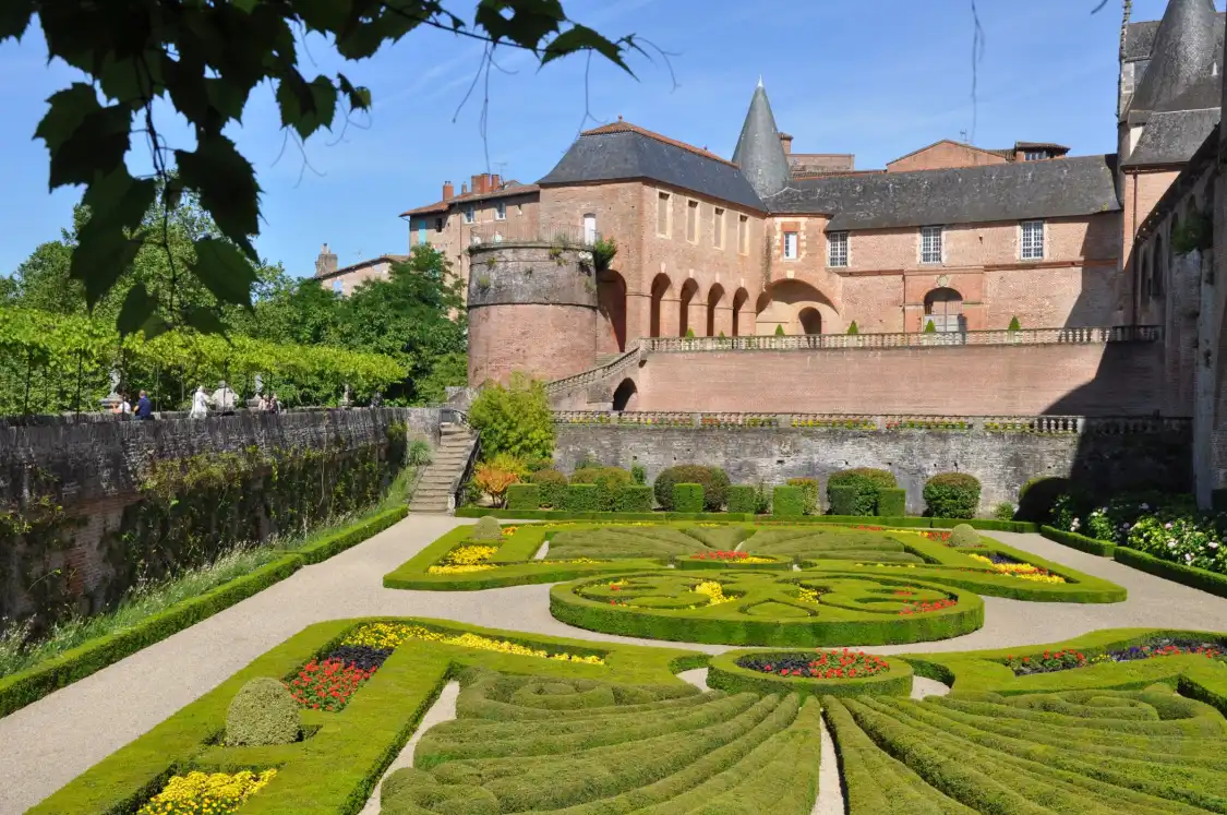 Hotels near Berbie Palace
