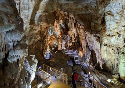 Tien Son Cave