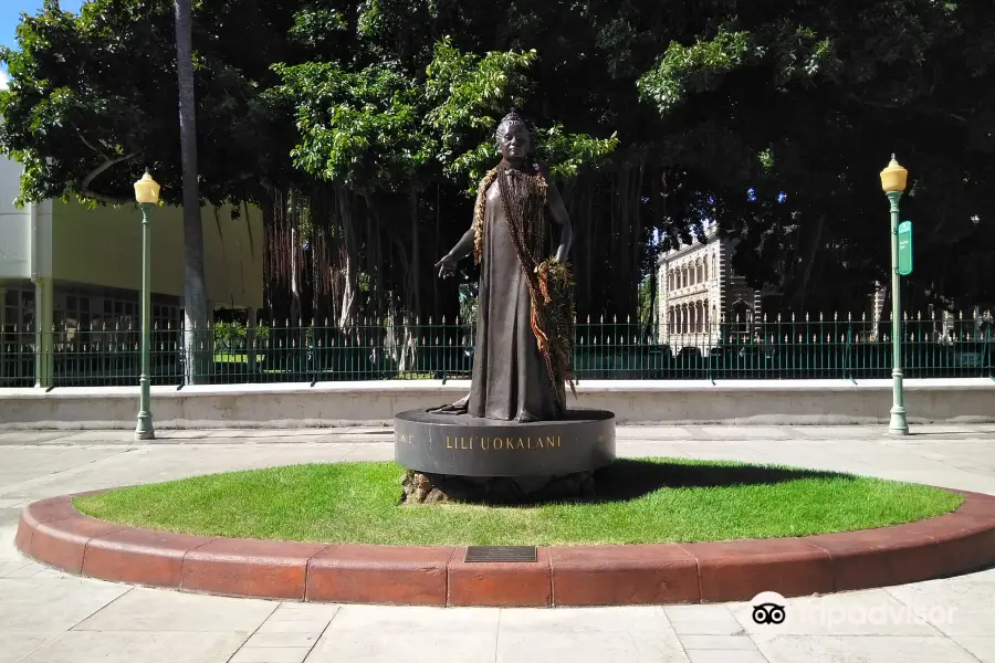 Queen Lili‘uokalani Statue