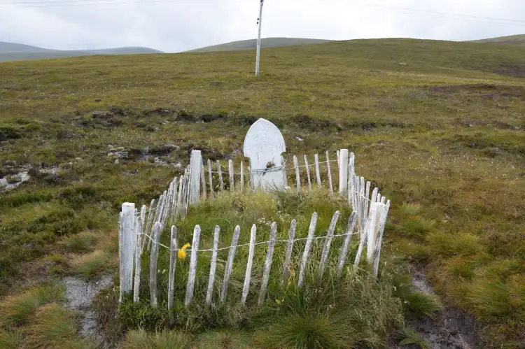 Các khách sạn gần Betty Corrigall’s Grave