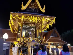 Somdej Phra Naresuan Maharat Shrine