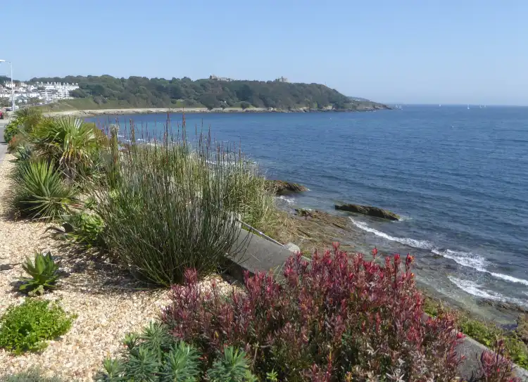 Hotels near Pendennis Point