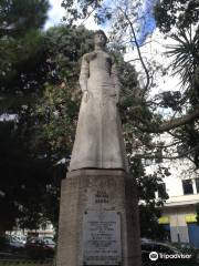 Statua della Regina Elena