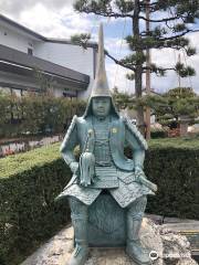 Maeda Toshinaga Statue