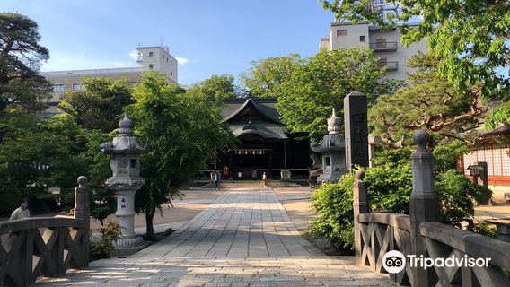 Yohashira-jinja Shrine