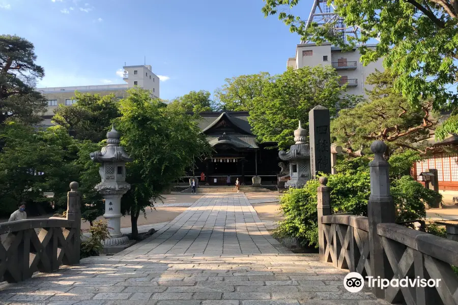 Yohashira-jinja Shrine