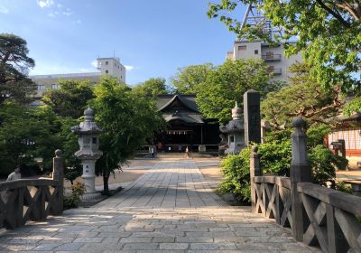 Yohashira-jinja Shrine