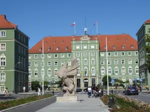 Jasne Blonia Square