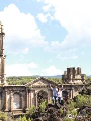 Antigua Iglesia de San Juan Parangaricutiro