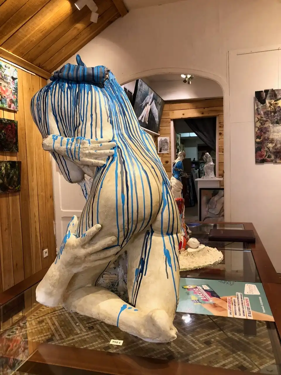 Hotels near Atelier 53