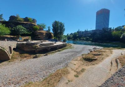 Vecchio ponte sul fiume Ribnica