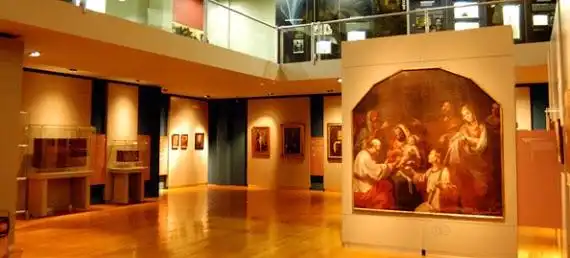 Museo Arocena附近的飯店
