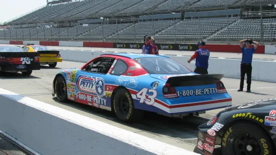 Richard Petty Driving Experience