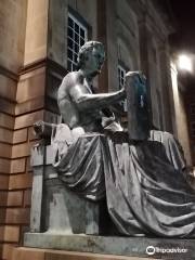 David Hume Statua