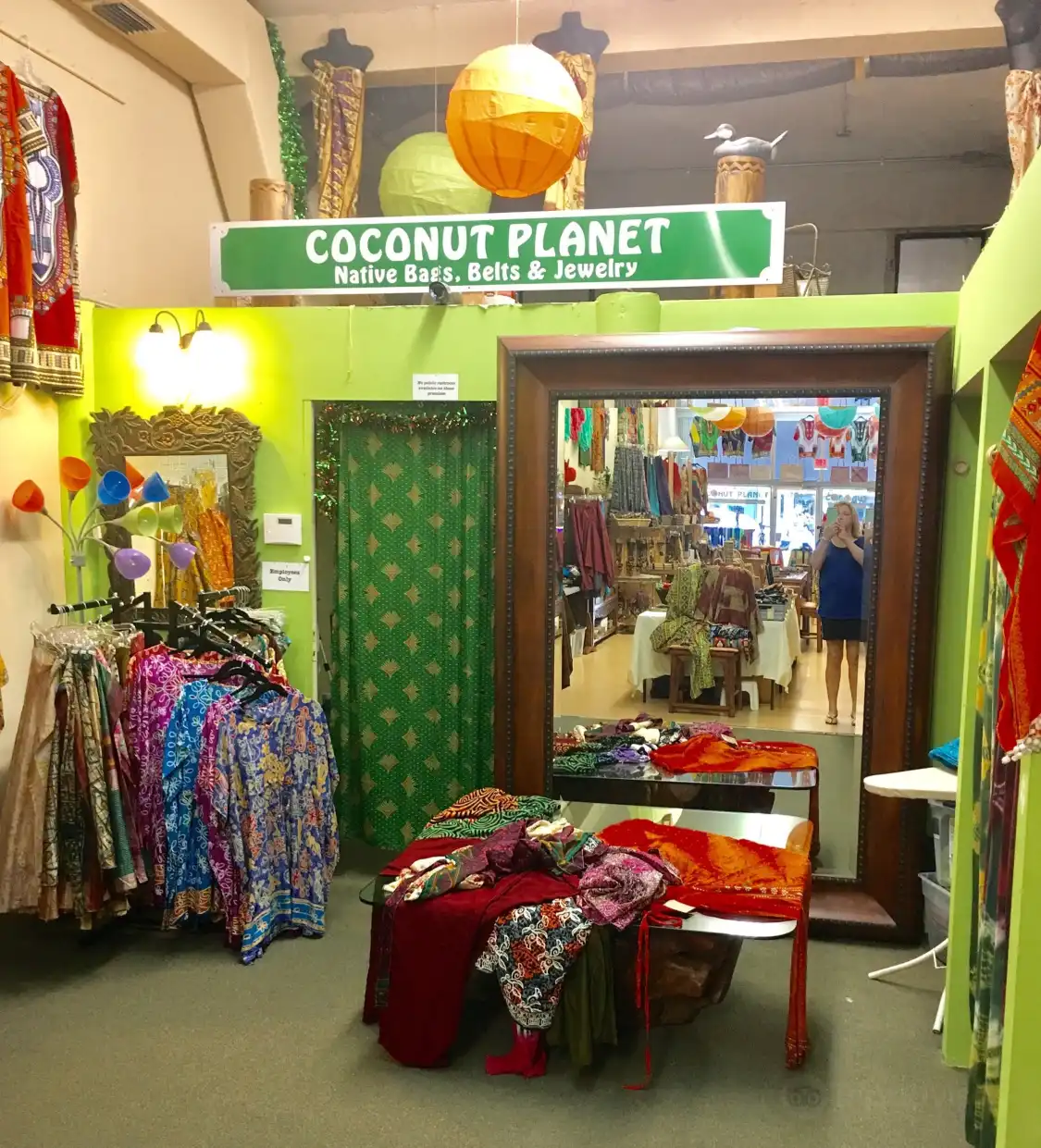 Hotels near Coconut Planet