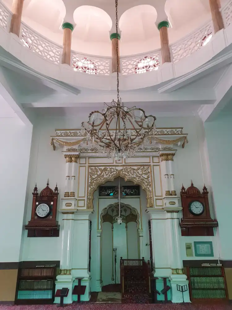 Hotels near Jamia Mosque