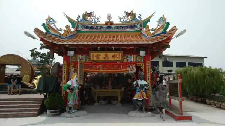 Hotels near Pantai Minyak Beku (Frozen Oil village)