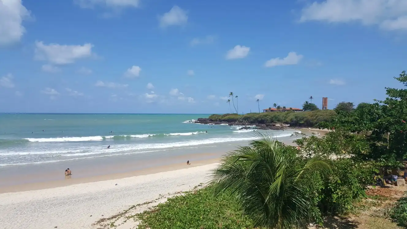 Hotels near Areia Preta Beach