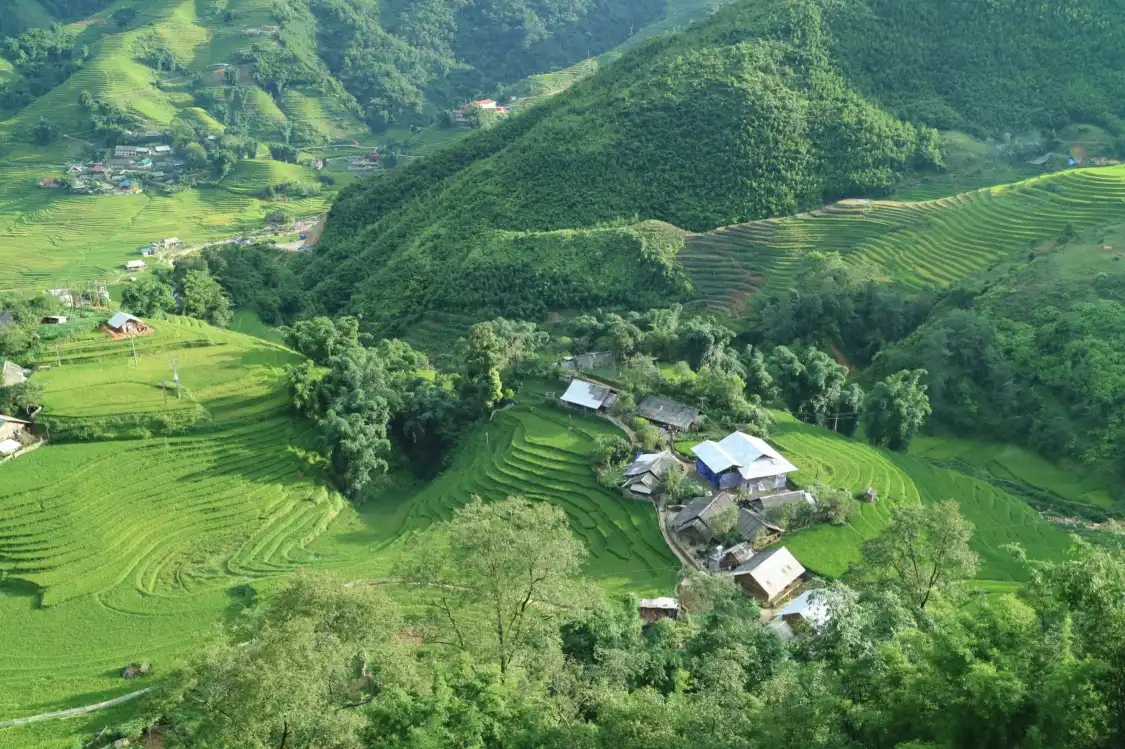 Hotels near Giang Ta Chai Village