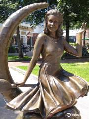 Bewitched Statue of Elizabeth Montgomery