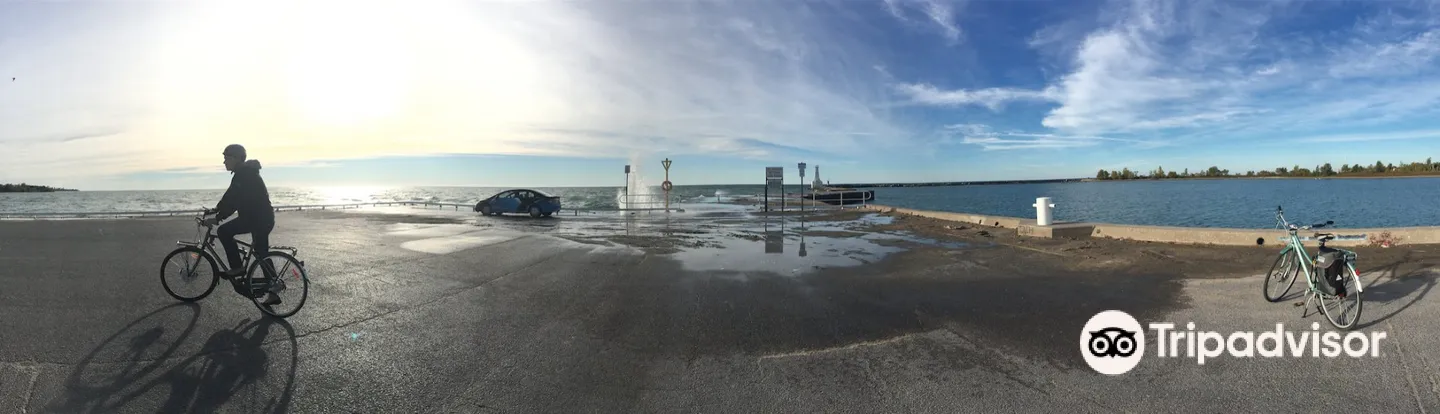 4_Cobourg Beach