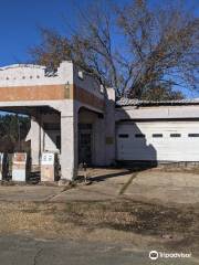 Historic Bonnie and Clyde Gas Station