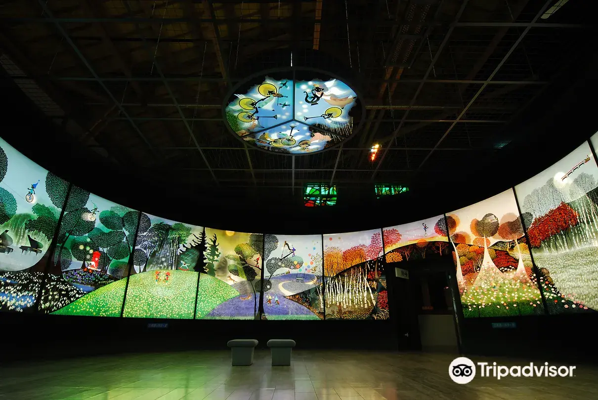 3_Shadow-cut picture, glass, music box museum of the world