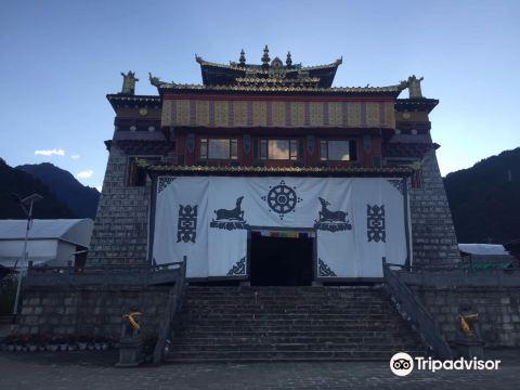 Puhua Temple