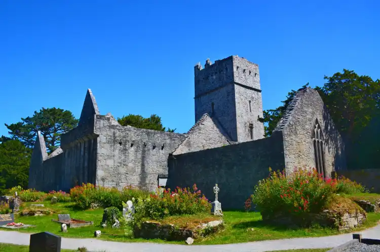 Hotels near Muckross Abbey