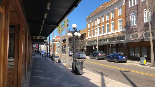 Hotels near Ybor City Tattoo Company